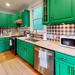 Majic Cottage